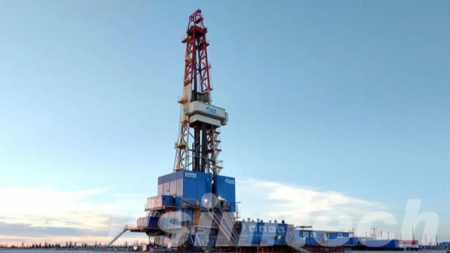 Land oil rig prepared
