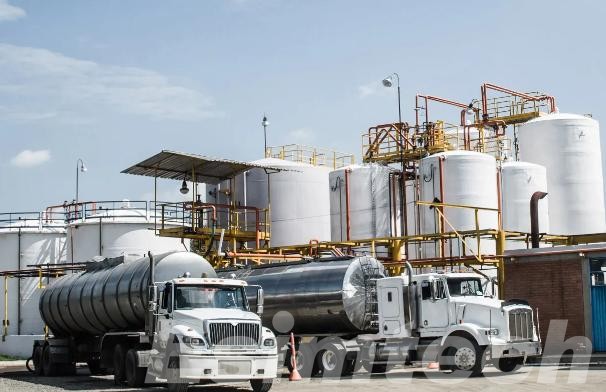 Tanker Trucks for Oil Transportation